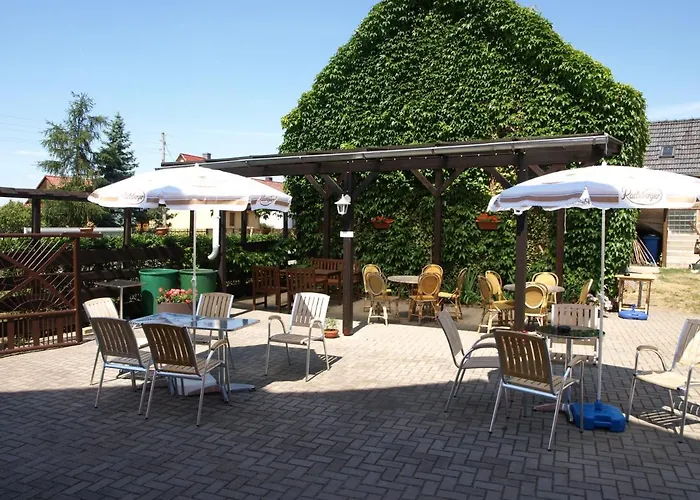 Landgasthof & Pension Zum Neuen Krug Leibchel photo