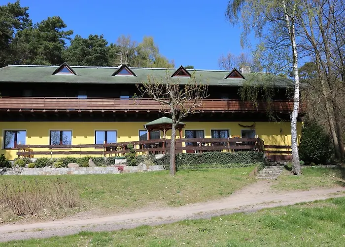 Hotel Und Restaurant Karpfenschaenke Schenkendobern photo