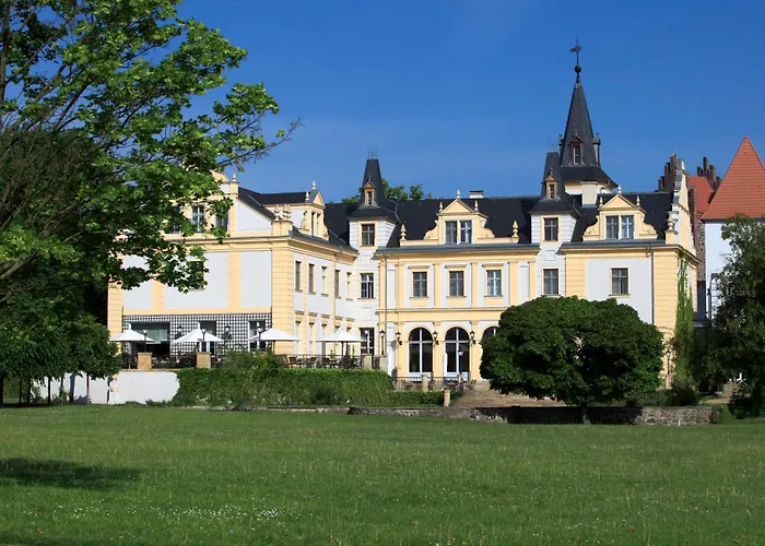 Schloss Und Gut Liebenberg photo