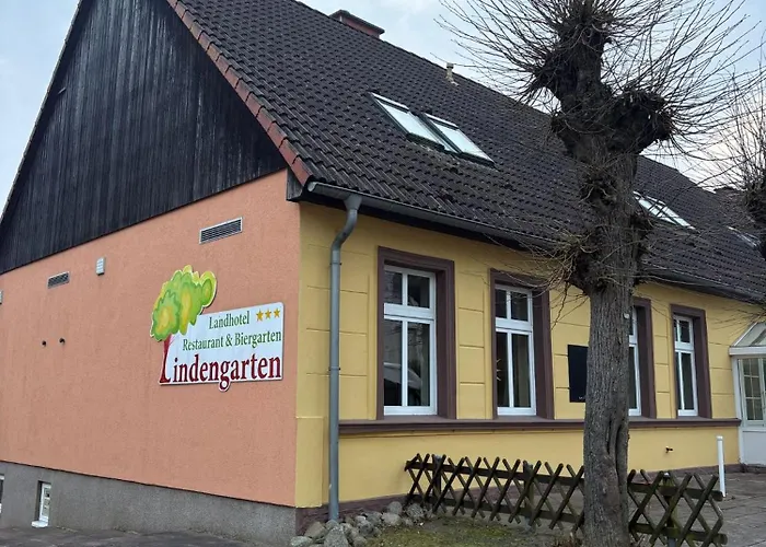 Landhotel Lindengarten Kleinzerlang photo