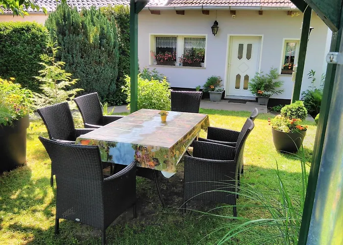 Фото Charmantes Ferienhaus Storchenblick
