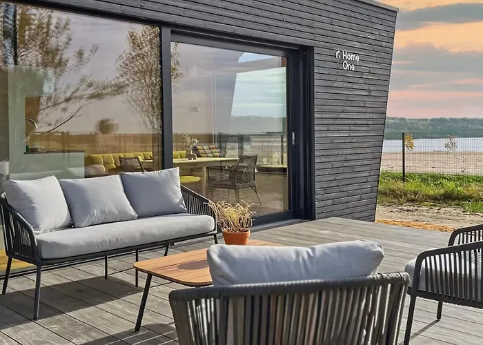 Futopia Strandhaeuser Mit Seeblick, Sauna & Hot Tub Massen-Niederlausitz photo